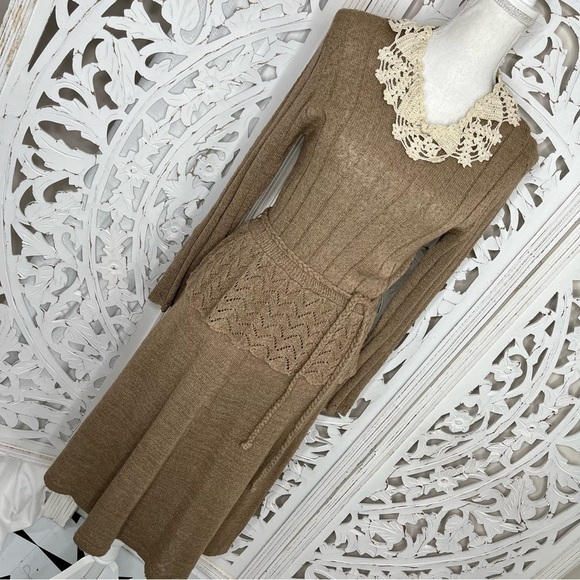 Vintage Tan Crochet Dress - Picture 3 of 9
